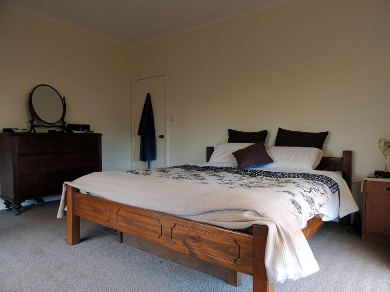 220 Neaves Road, Mariginiup WA 6078