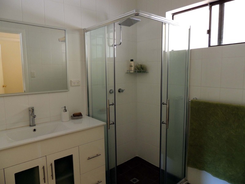 220 Neaves Road, Mariginiup WA 6078