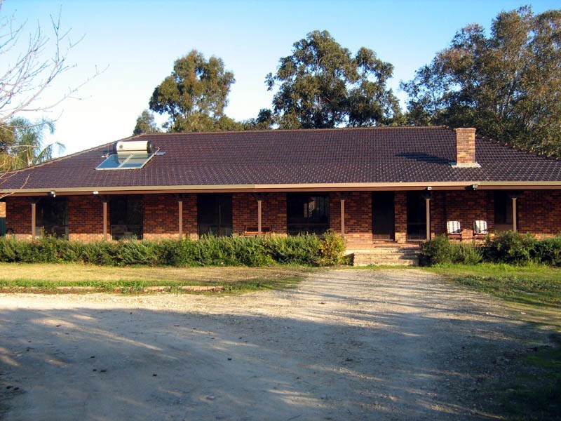 220 Neaves Road, Mariginiup WA 6065