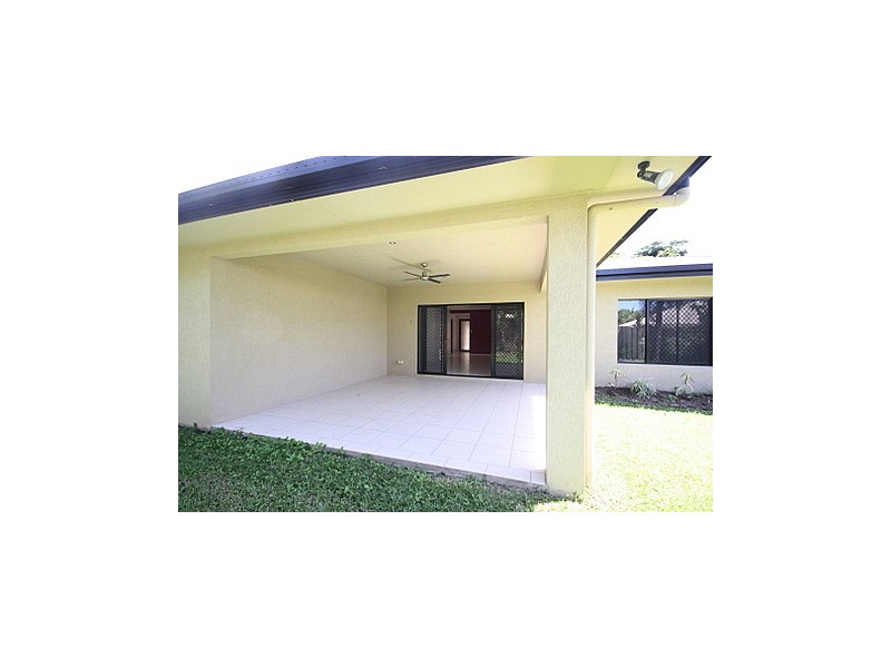 11 Tydeman Crescent, Clifton Beach QLD 4879