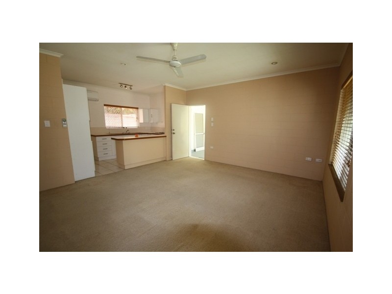 2/9 Frankston Street, Kewarra Beach QLD 4879