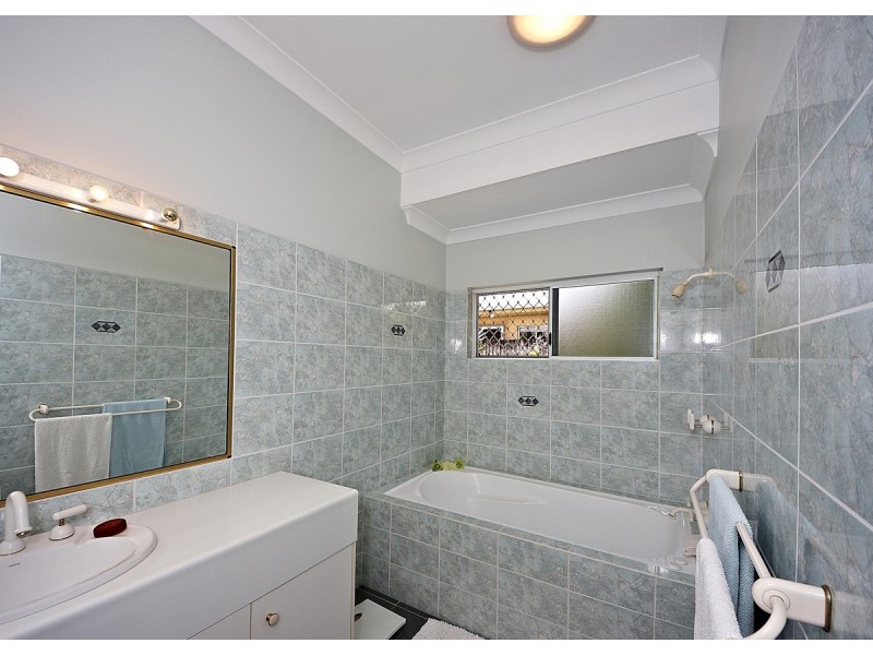 10 Miara Close, Kewarra Beach QLD 4879