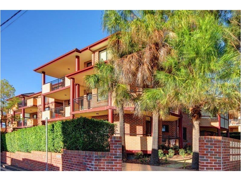 2-4 Cairns St, Riverwood NSW 2210