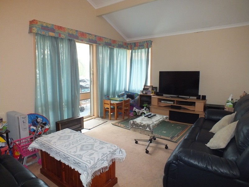 2 Lake Macquarie Street, Fennell Bay NSW 2283