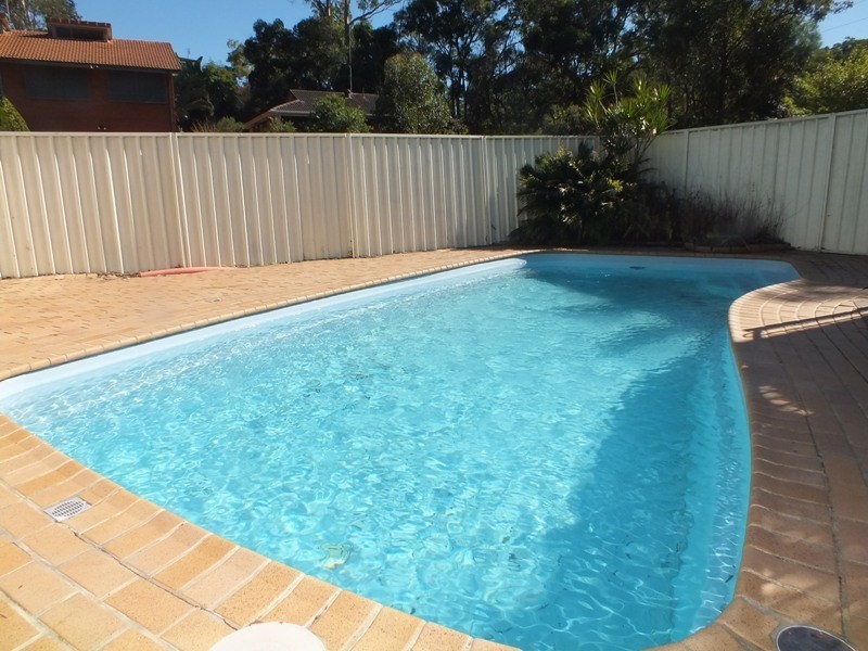 2 Lake Macquarie Street, Fennell Bay NSW 2283