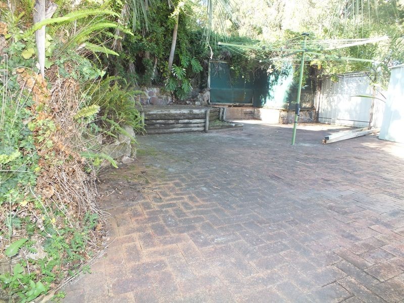 2 Lake Macquarie Street, Fennell Bay NSW 2283