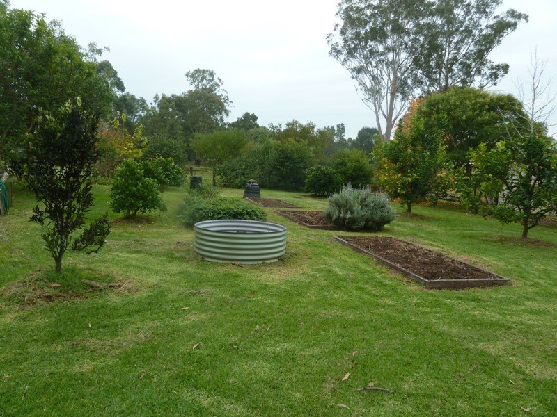 4 Eskdale Park Drive, Seaham NSW 2324