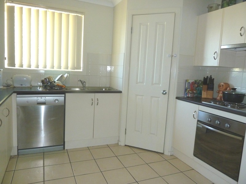 2/9A Walter Street, Rutherford NSW 2320