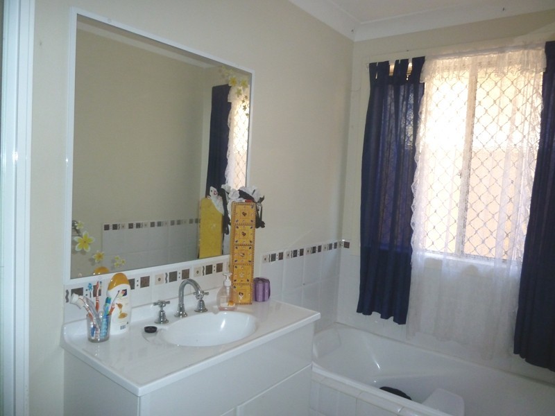 2/9A Walter Street, Rutherford NSW 2320