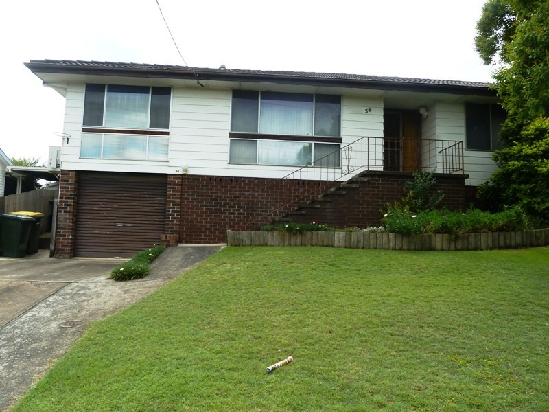 34 Buffier Crescent, Rutherford NSW 2320