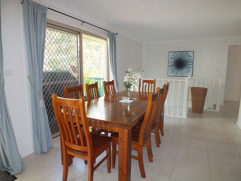 4 Vostok Cove, Cameron Park NSW 2285