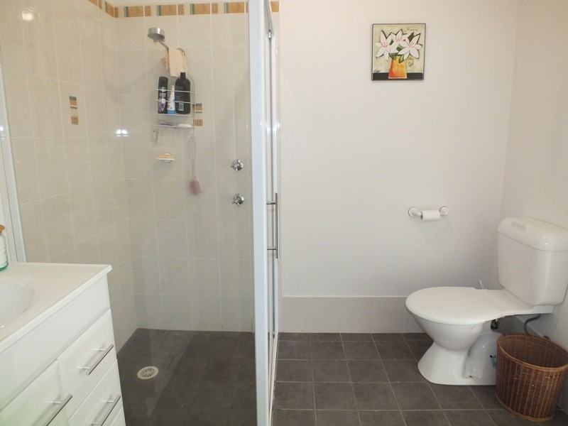 4 Vostok Cove, Cameron Park NSW 2285