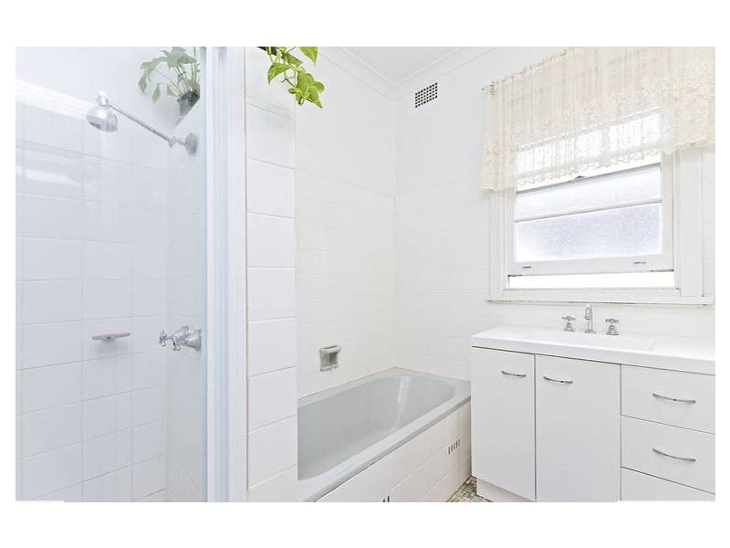 1 Grayson Avenue, Kotara NSW 2289
