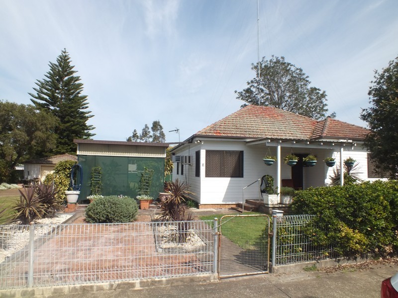 8 Grant Street, Maitland NSW 2320