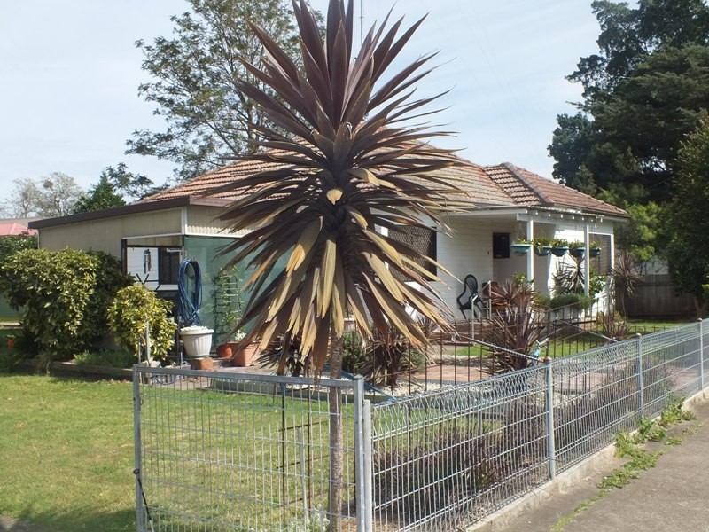 8 Grant Street, Maitland NSW 2320