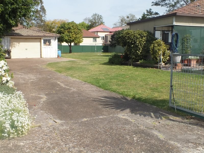 8 Grant Street, Maitland NSW 2320