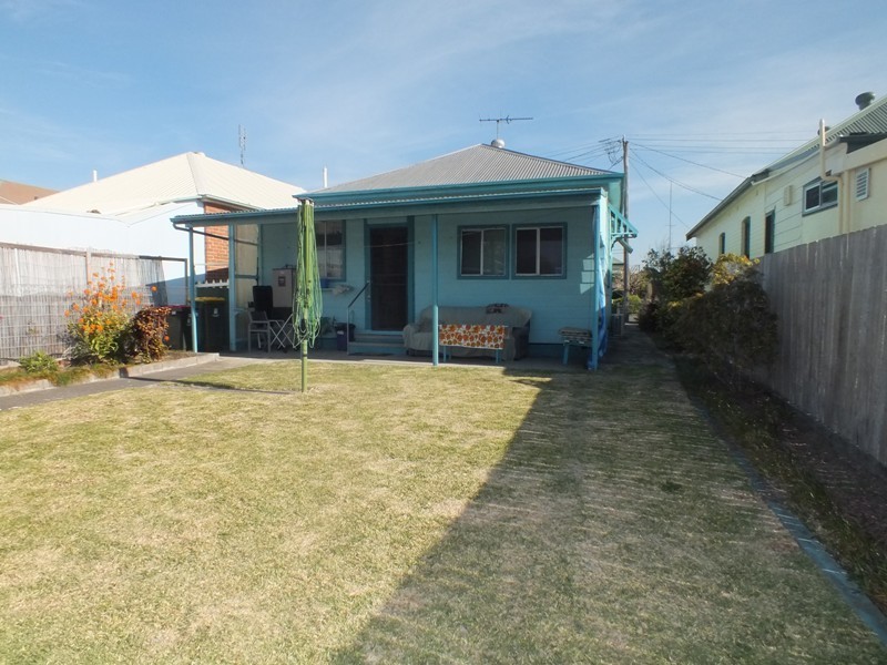 82 Sunderland Street, Mayfield NSW 2304