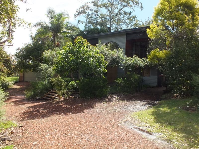 24 Admiralty Avenue, Tanilba Bay NSW 2319