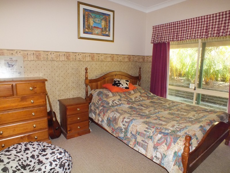 5 Florabelle Close, Mount Hutton NSW 2290