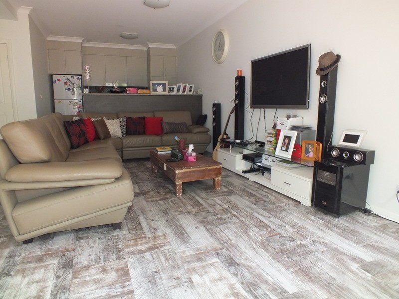 8/49 Kestrel Avenue, Shortland NSW 2307