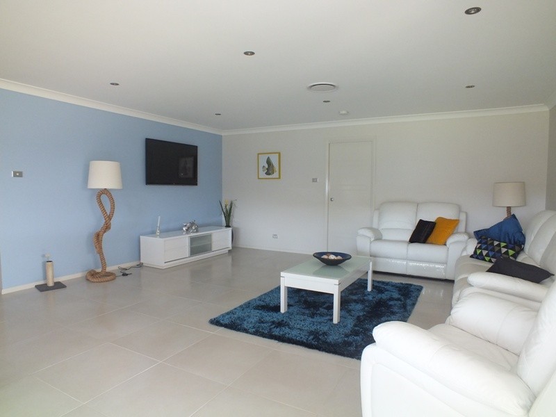 33 Jabiru Drive, Fern Bay NSW 2295