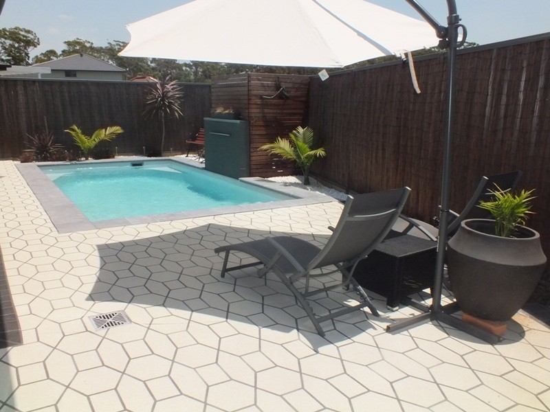 33 Jabiru Drive, Fern Bay NSW 2295