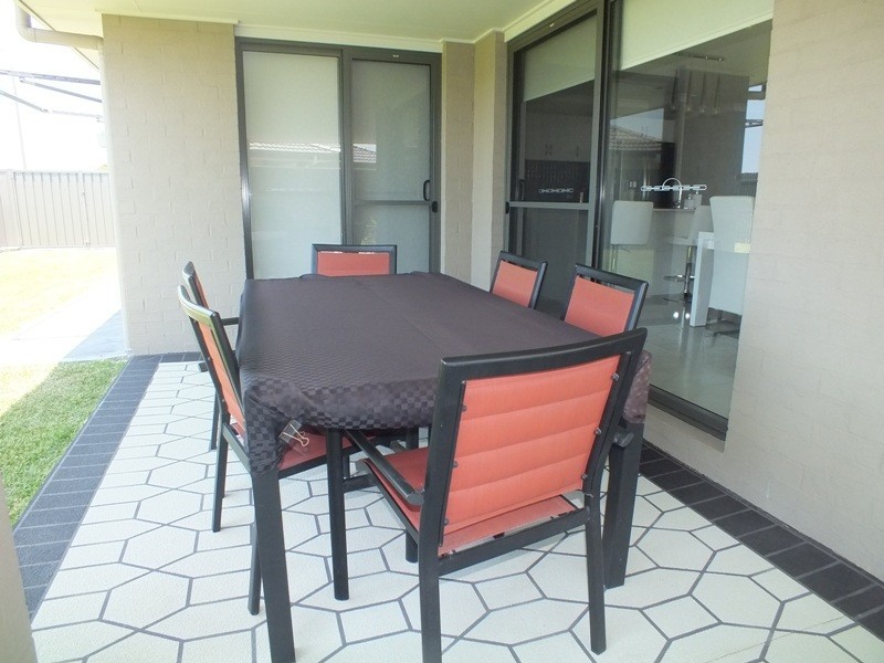 33 Jabiru Drive, Fern Bay NSW 2295