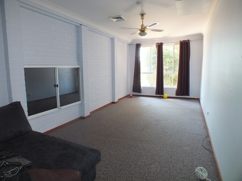 3 Robert Close, Rutherford NSW 2320