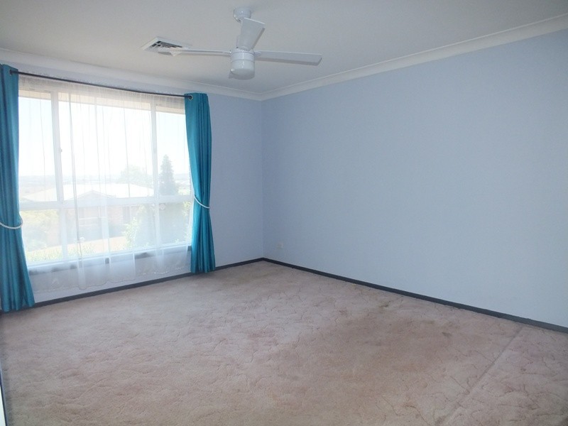 3 Robert Close, Rutherford NSW 2320