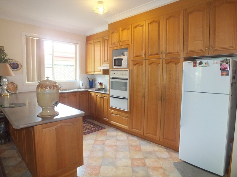 2A Harvard Close, Jesmond NSW 2299