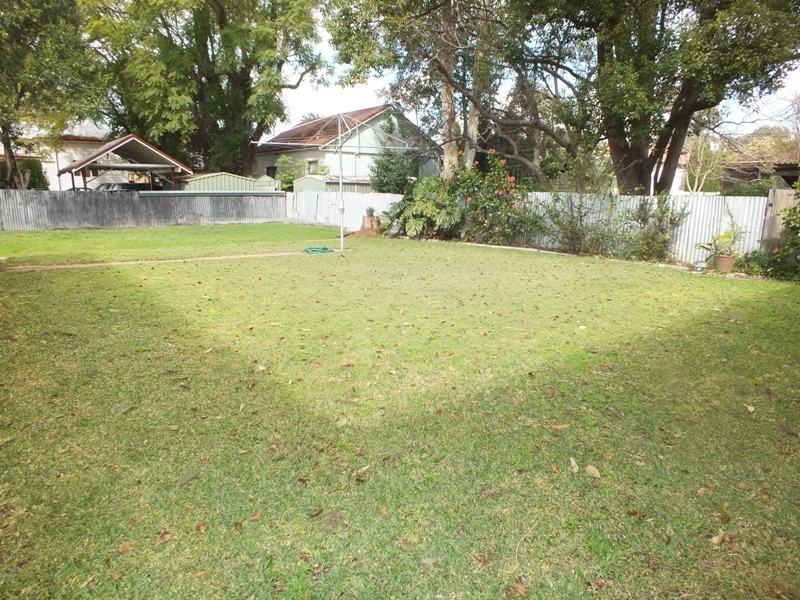 1 Roxburgh Street, Lorn NSW 2320