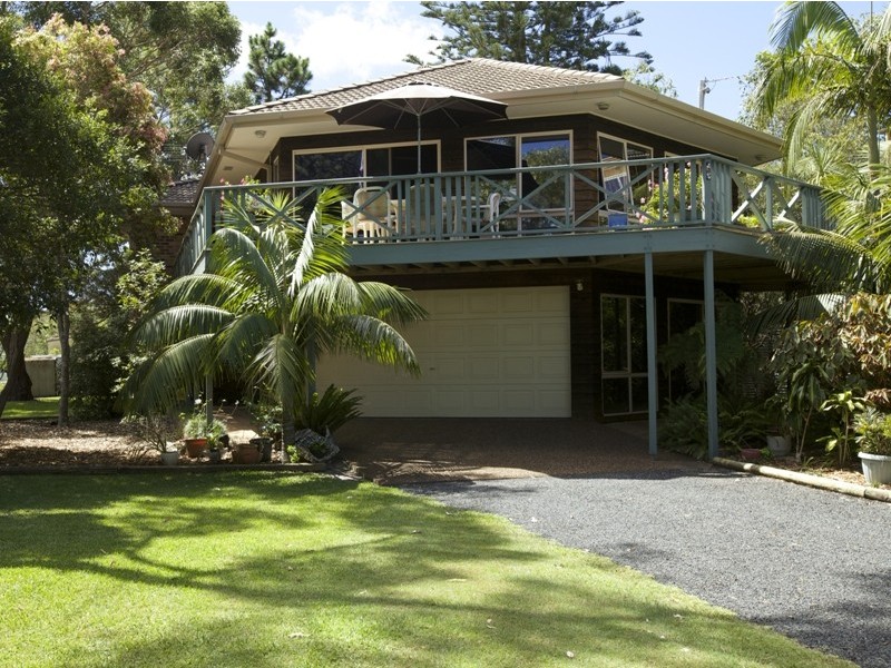 4 Hagon Street, Tea Gardens NSW 2324