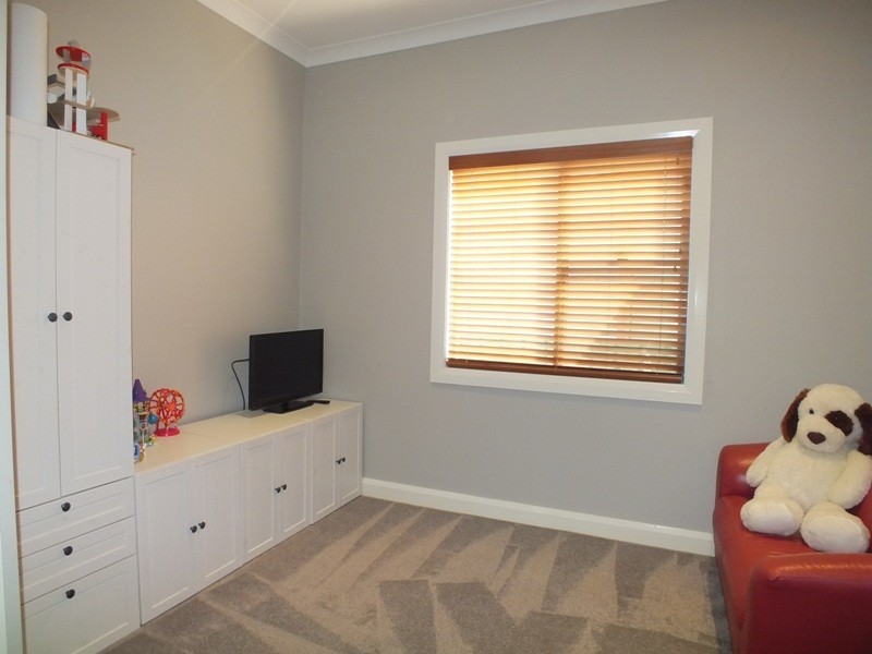 48 Sunderland St, Mayfield NSW 2304