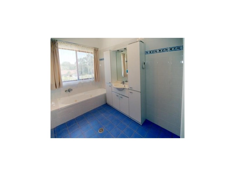 17 Gresham Drive, Woolgoolga NSW 2456