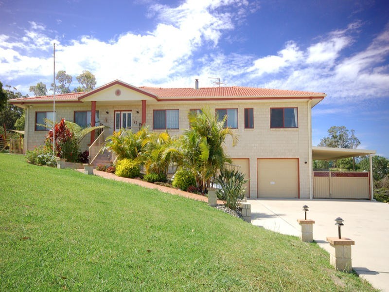 17 Gresham Drive, Woolgoolga NSW 2456