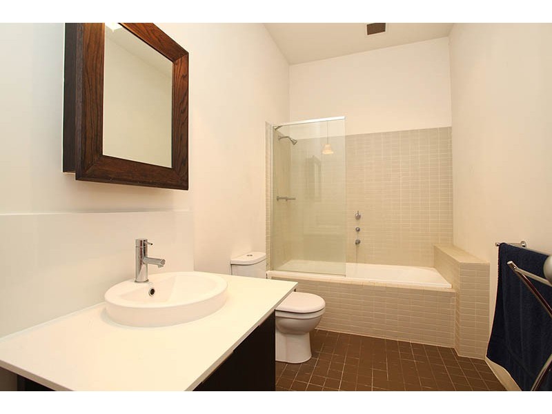 3/6 MANCHESTER LANE, Parkville VIC 3052