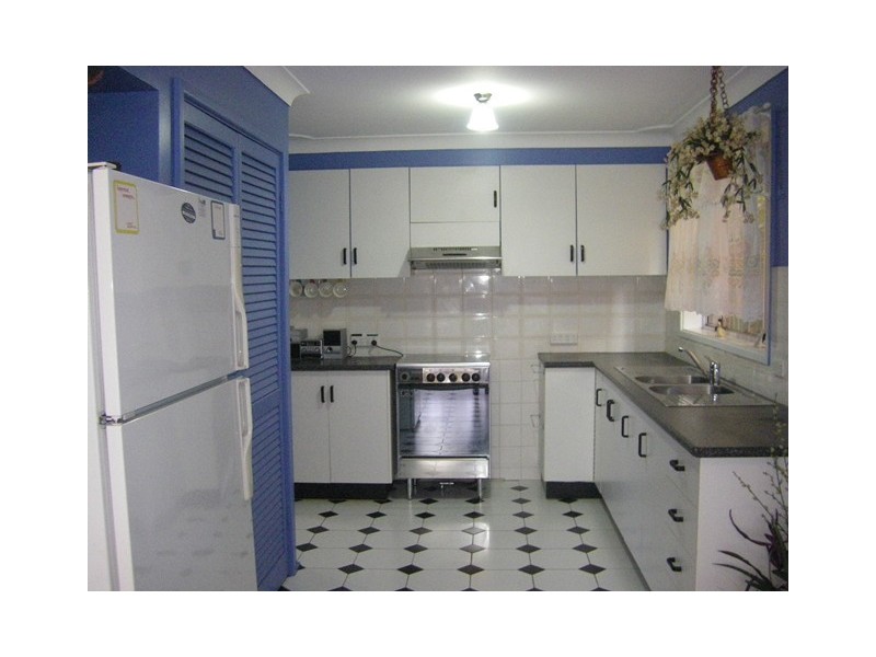 9 Darren Ave, Kanahooka NSW 2530