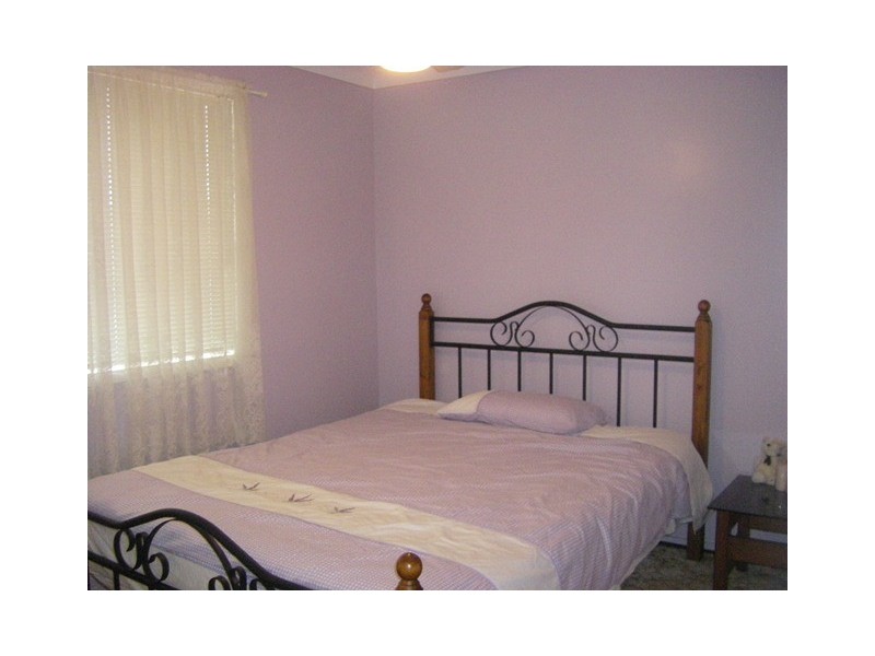 9 Darren Ave, Kanahooka NSW 2530