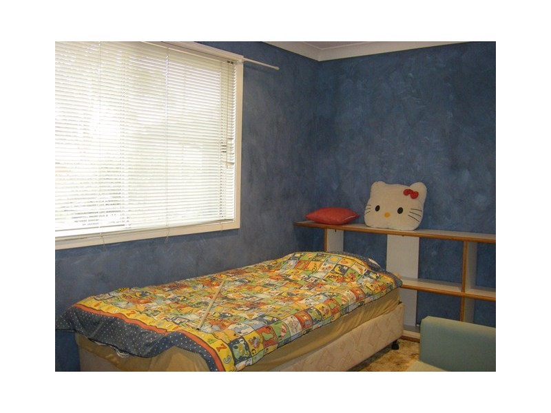 9 Darren Ave, Kanahooka NSW 2530