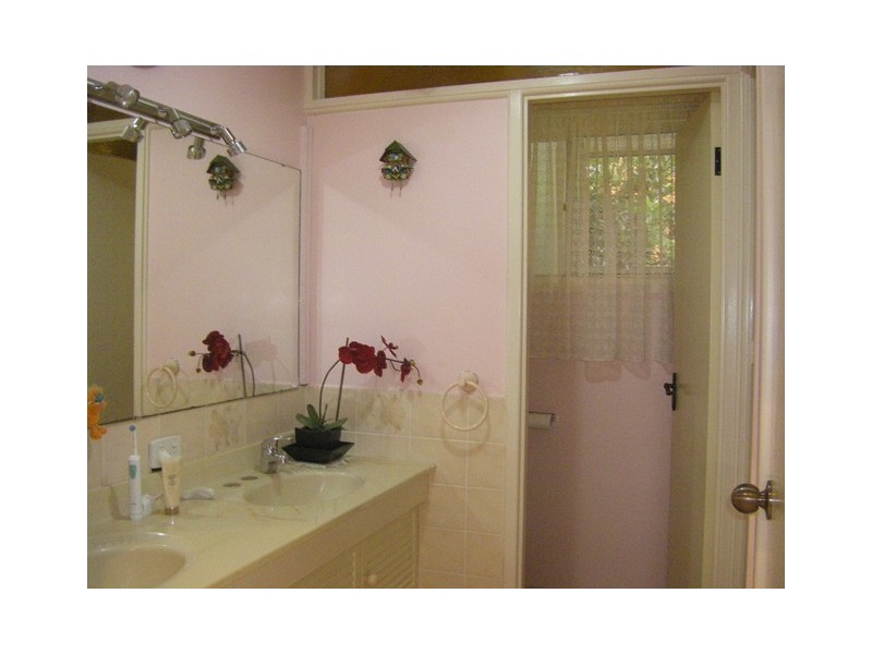 9 Darren Ave, Kanahooka NSW 2530