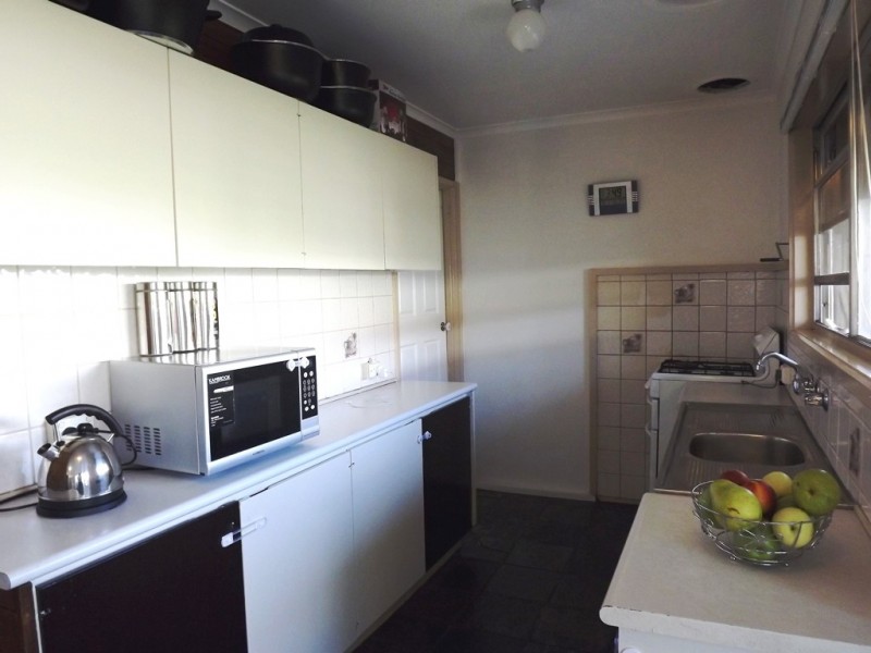 1 Werona Ct, Meadow Heights VIC 3048