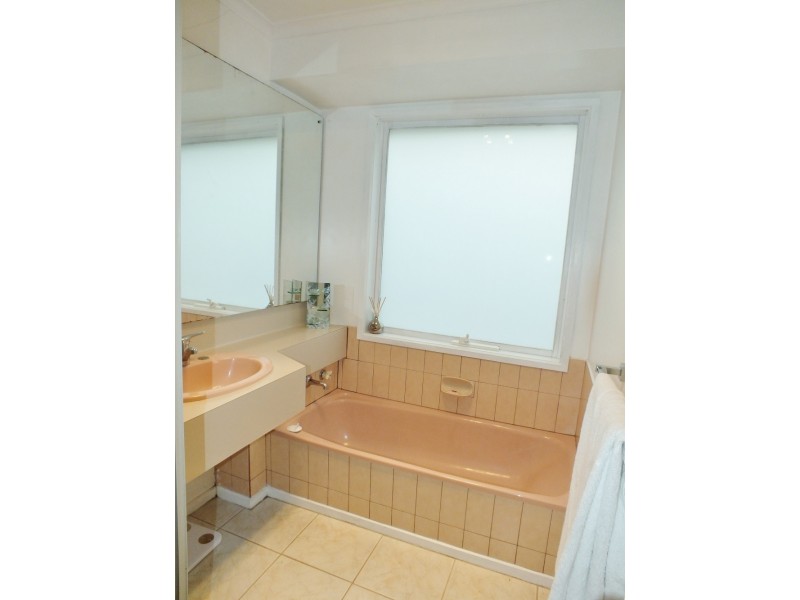 14 St Andrews Court, Sunbury VIC 3429