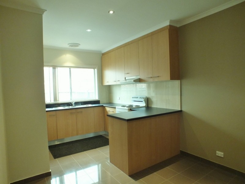 8/1-3 Ruth Street, St Albans VIC 3021