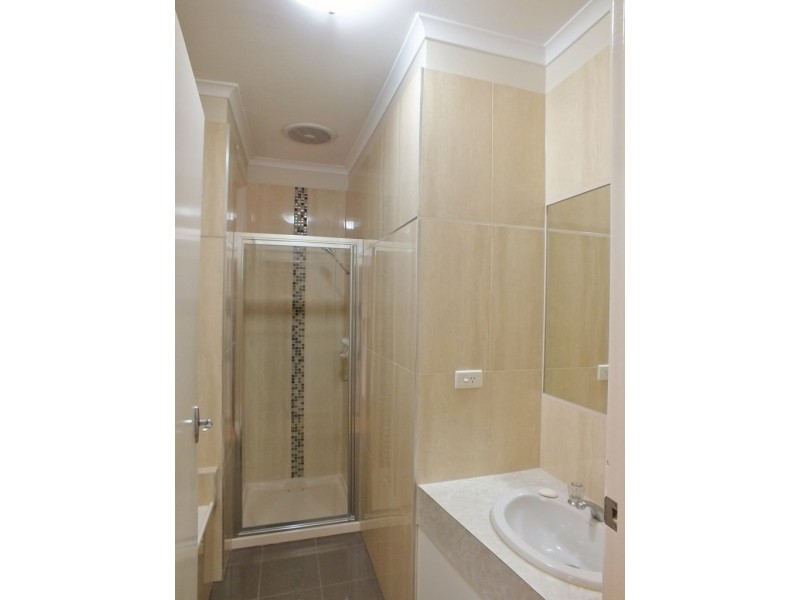 8/1-3 Ruth Street, St Albans VIC 3021