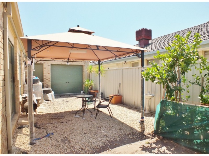 38 Milburn Circuit, Caroline Springs VIC 3023