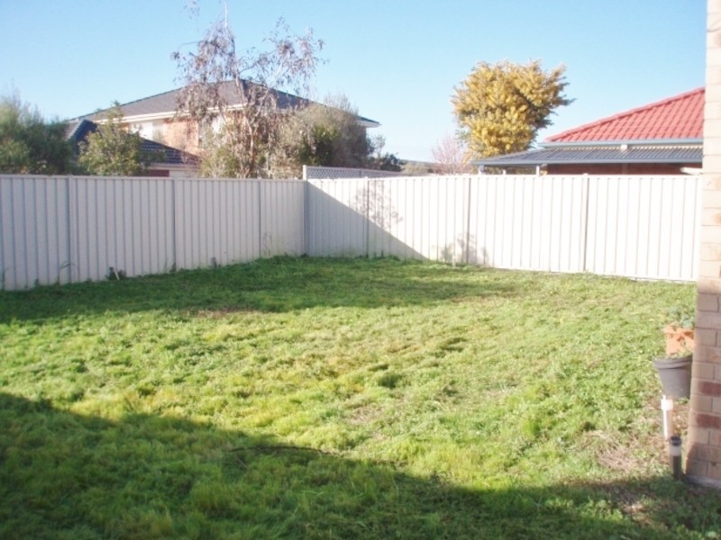 38 Milburn Circuit, Caroline Springs VIC 3023