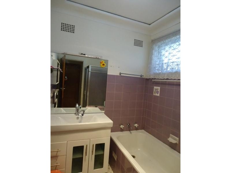 908 Woodville rd, Villawood NSW 2163