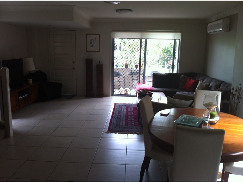 1/84 Villa Street, Annerley QLD 4103