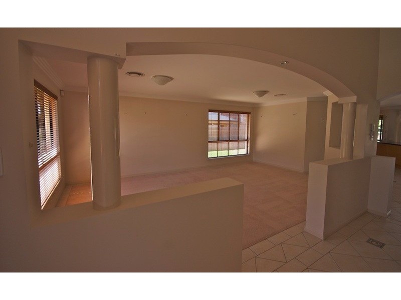 111 CLAREMONT PARADE, Forest Lake QLD 4078