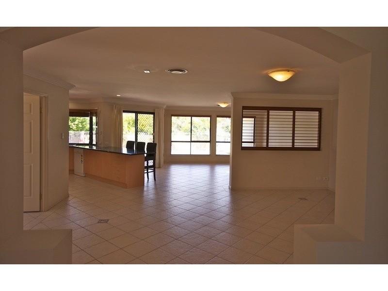 111 CLAREMONT PARADE, Forest Lake QLD 4078